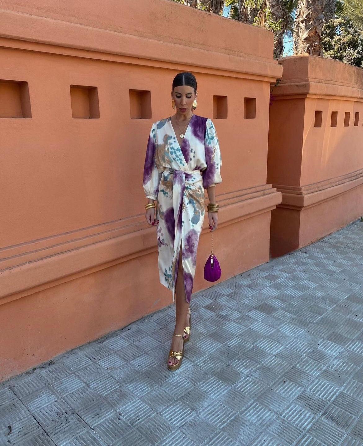 Davina – Elegantes Maxikleid mit V-Ausschnitt und langen Ärmeln