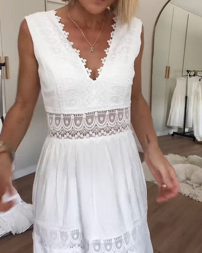 Alexa™ – Camisole-Kleid mit Spitze und V-Ausschnitt