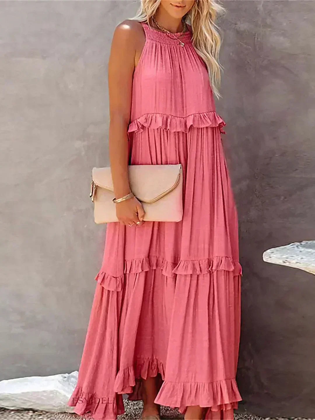 Delilah – Elegantes Neckholder-Kleid mit Rüschenbesatz
