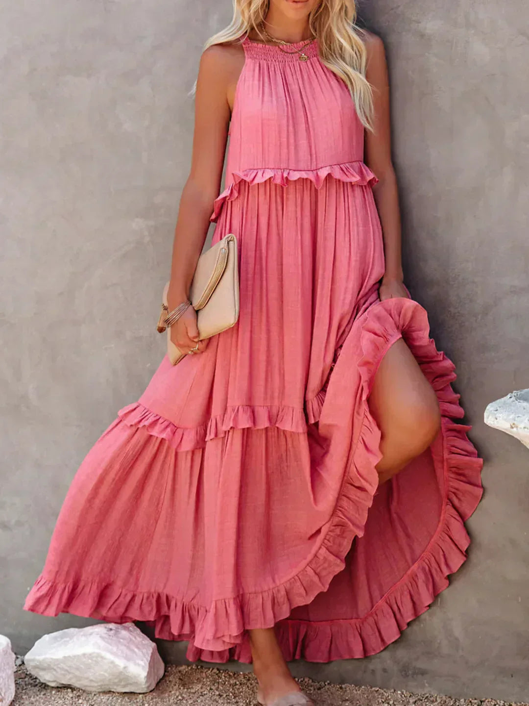 Delilah – Elegantes Neckholder-Kleid mit Rüschenbesatz