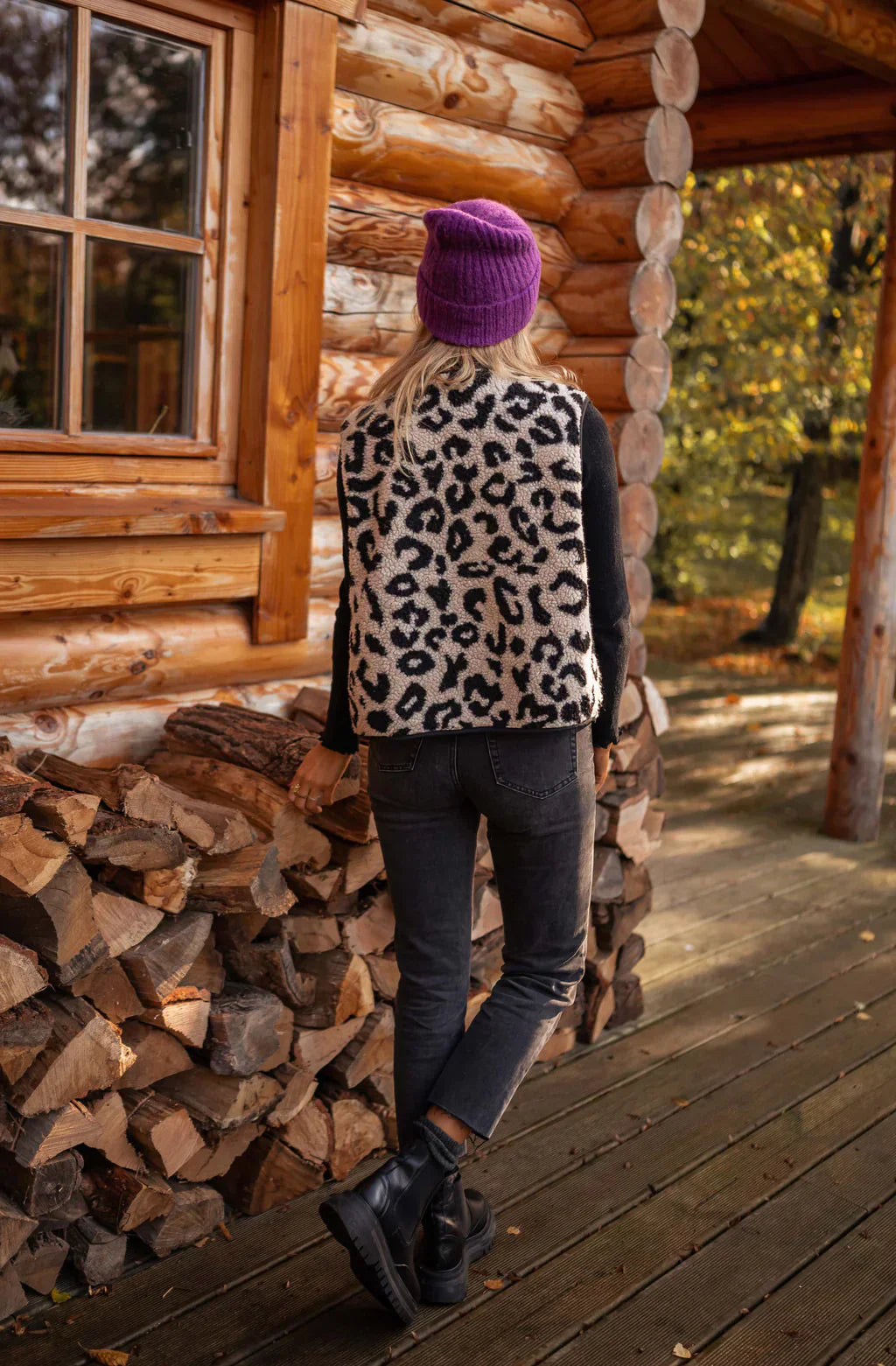 Astrid™ | Stylish leopard vest