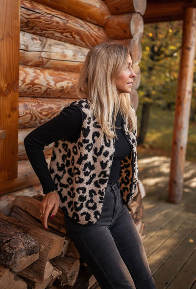 Astrid™ | Stylish leopard vest