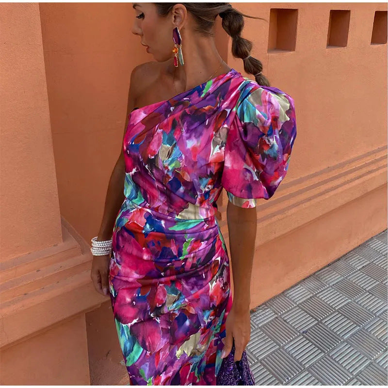 Yllana – Lilafarbenes Puff-Midikleid mit One-Shoulder-Träger