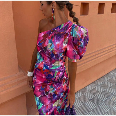 Yllana – Lilafarbenes Puff-Midikleid mit One-Shoulder-Träger