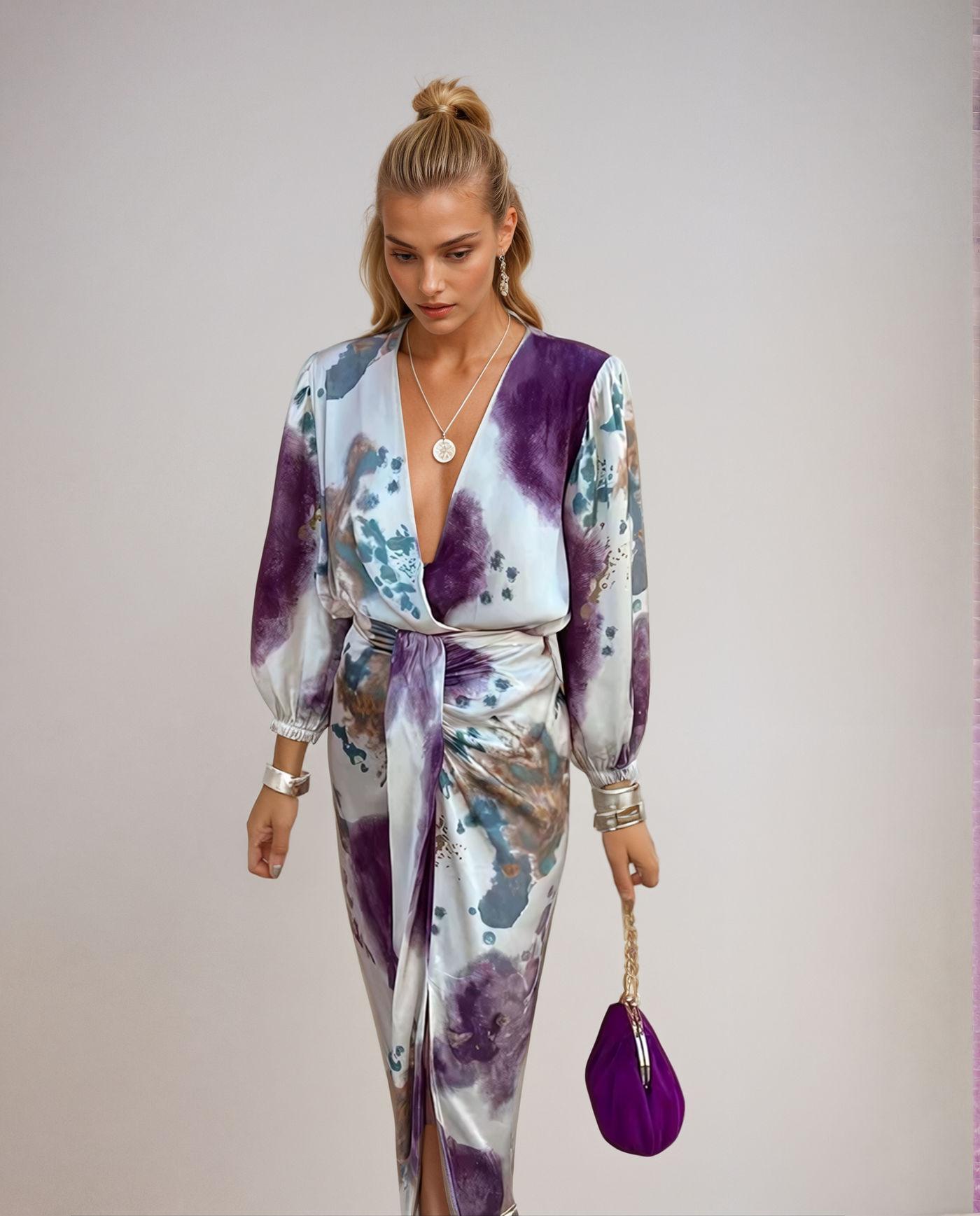 Davina – Elegantes Maxikleid mit V-Ausschnitt und langen Ärmeln