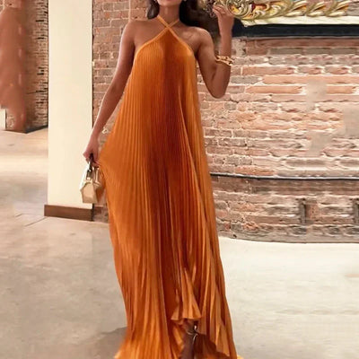 Kyla – Schickes plissiertes Neckholder-Maxikleid