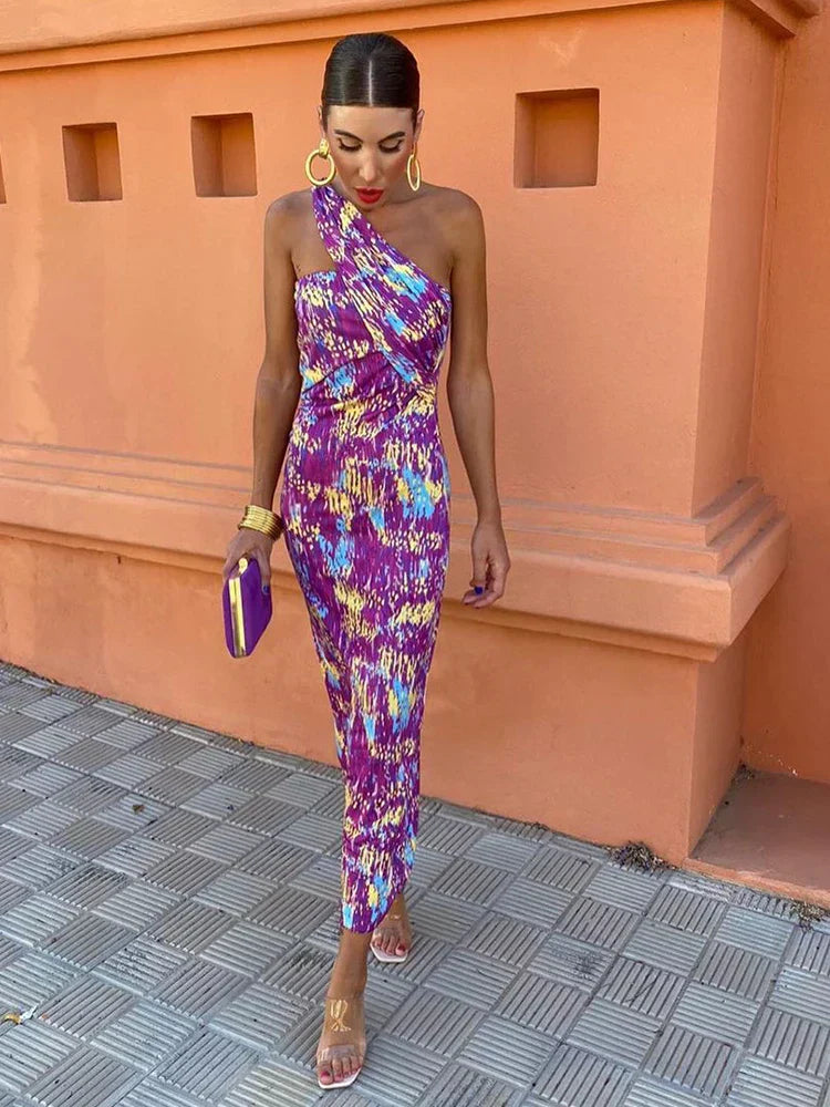 Irmgardi – Buntes Kleid mit asymmetrischem Ausschnitt