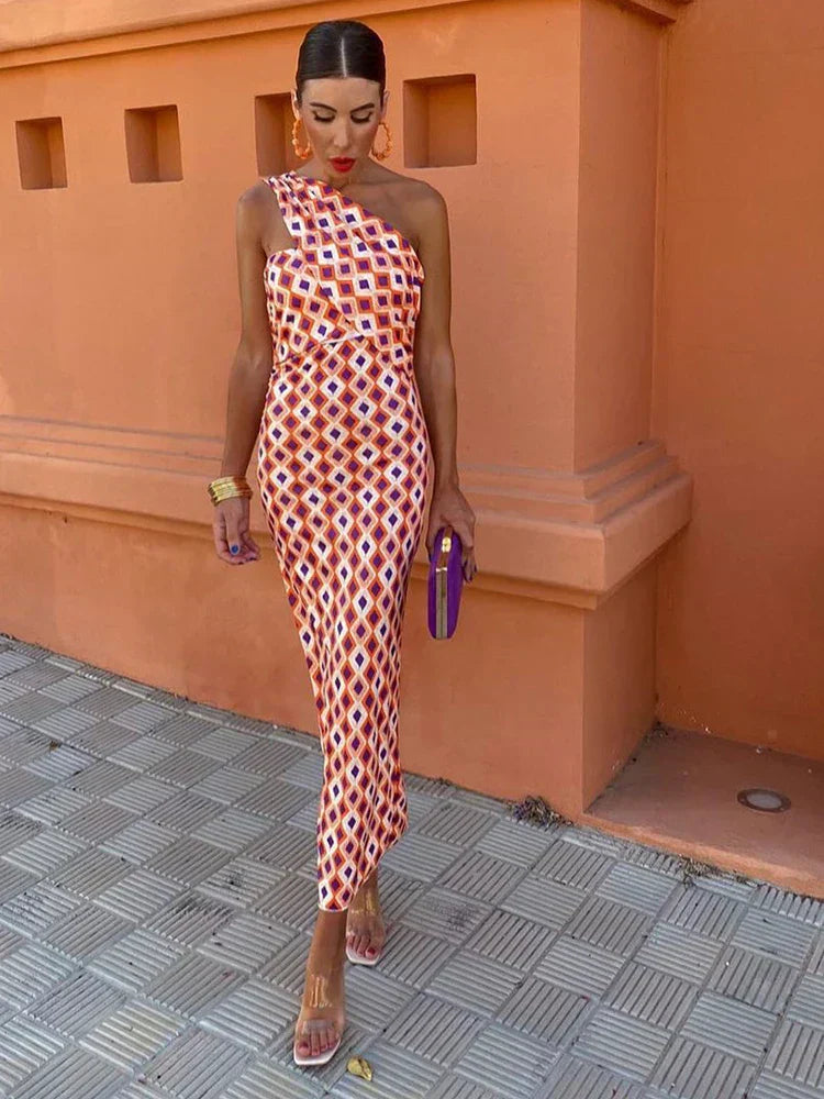 Irmgardi – Buntes Kleid mit asymmetrischem Ausschnitt