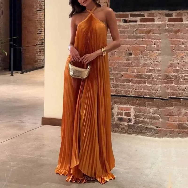Kyla – Schickes plissiertes Neckholder-Maxikleid