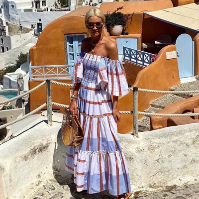 Seraphina – Luxuriöses schulterfreies Maxikleid mit mexikanischem Print