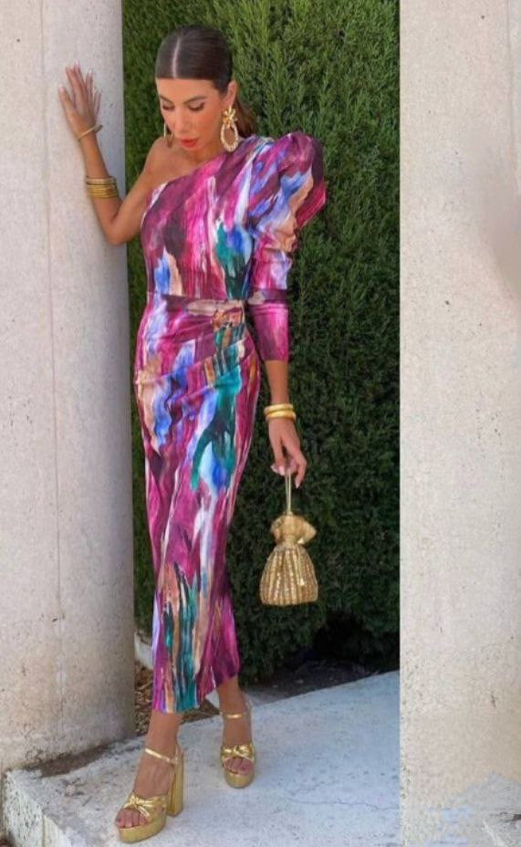 Yllana – Lilafarbenes Puff-Midikleid mit One-Shoulder-Träger
